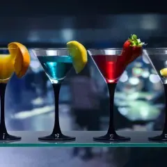 Martini extra dry drink – odkryj smak i idealne przepisy na koktajl