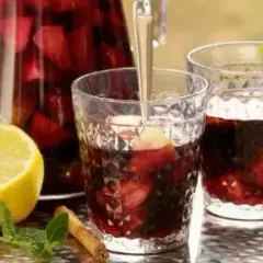 Sangria drink: Przepis na idealny napój na letnie wieczory