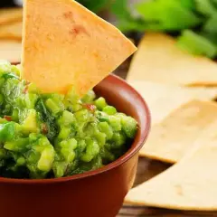 Jak się robi guacamole - prosty przepis na pyszny dip bez zbędnych składników