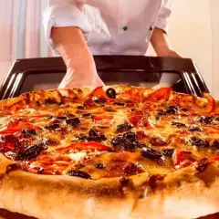 Ile piec pizzę w 250 stopniach, aby uzyskać idealną chrupkość?