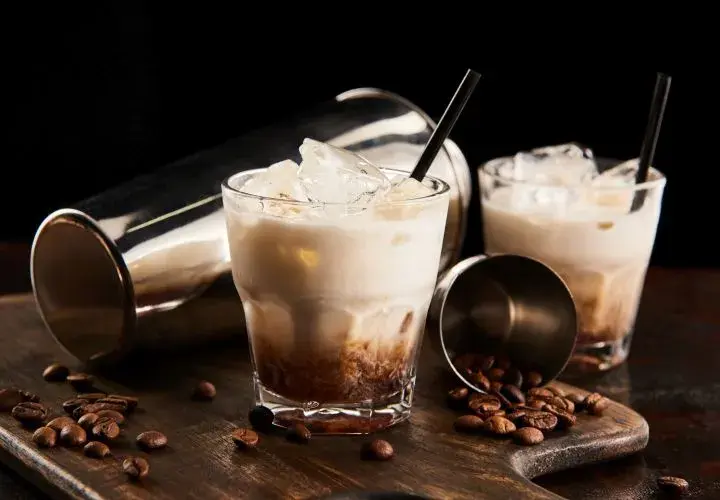 Biały rusek drink – łatwy przepis na klasyczny koktajl, który zaskoczy