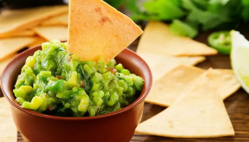 Jak się robi guacamole - prosty przepis na pyszny dip bez zbędnych składników